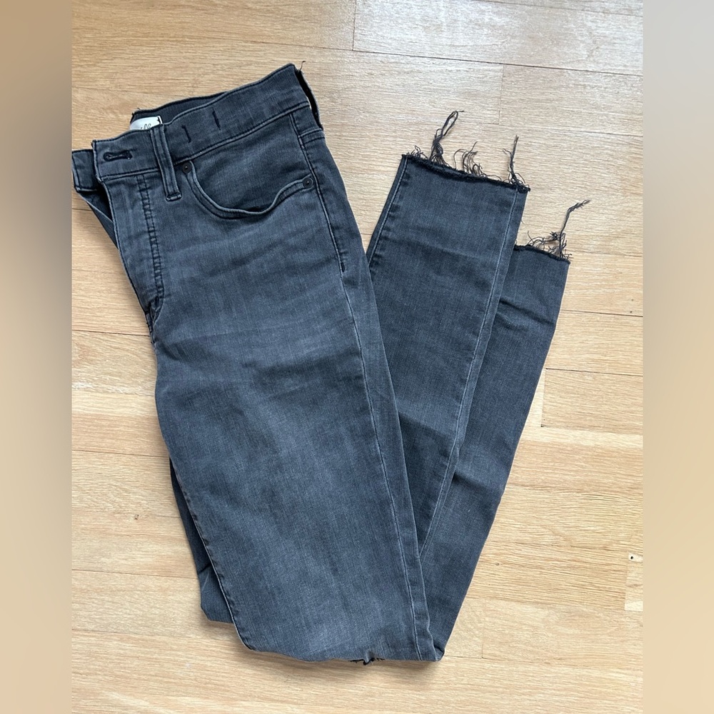 NWOT Madewell Black Distressed 9” Mid-Rise Ripped Skinny Jeans